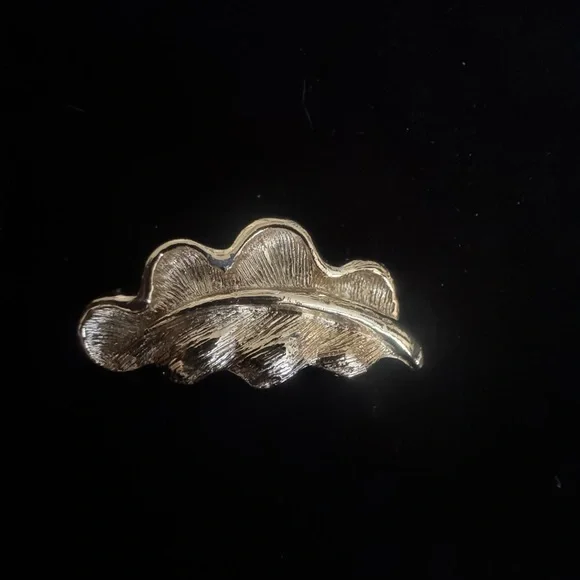 Vintage Gerri’s Brooch - Picture 1 of 4